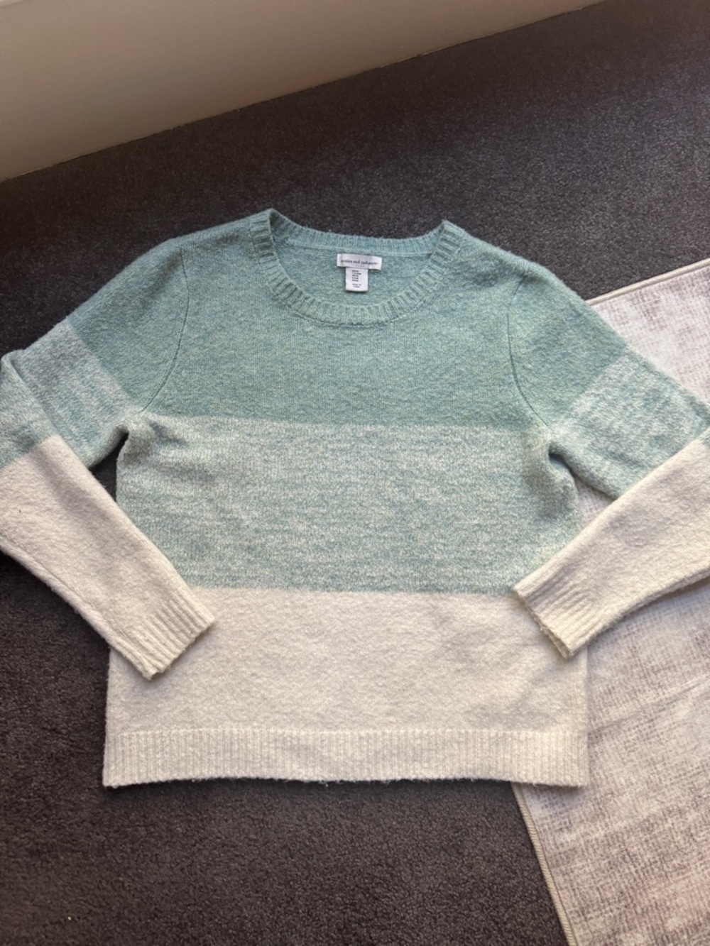Cupcakes and Cashmere Light Blue White Colorblock Knit Pullover Sweater M